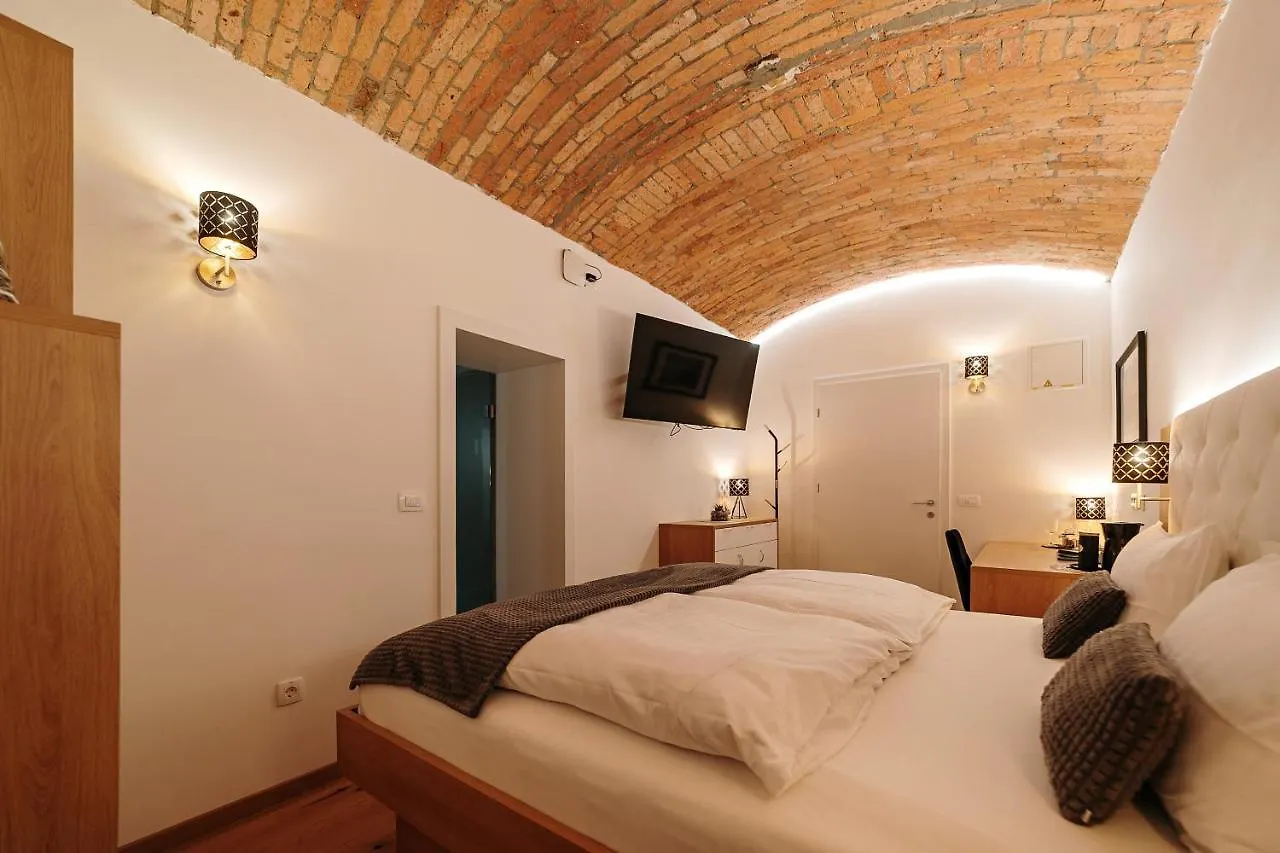 Operna klet Ljubljana Hotell