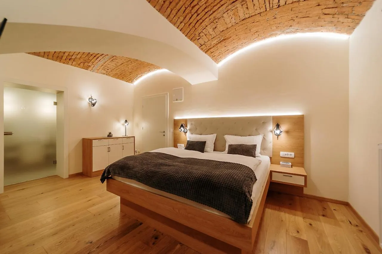 ***  Operna klet Ljubljana Hotell Slovenien