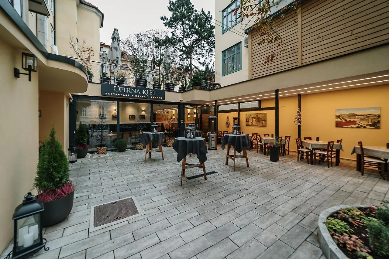 Operna klet Ljubljana Hotell